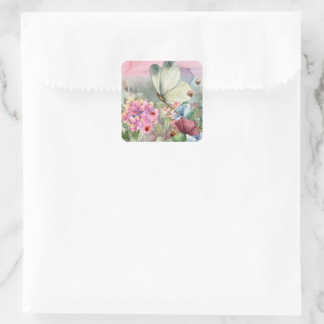 Farbenfrohe Schmetterlingsküsse unter Wildblumen Quadratischer Aufkleber (Tasche)