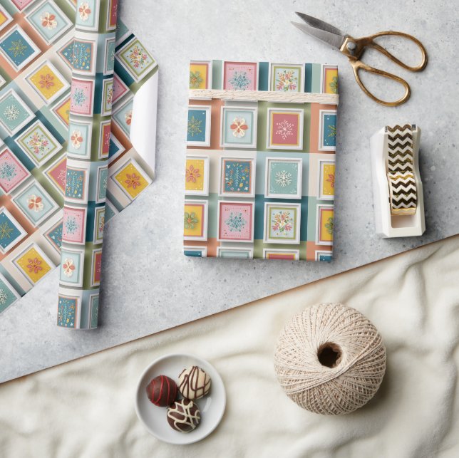 Farbenfrohe Schneeflocken auf Pastell-Patchwork Geschenkpapier (Kunsthandwerk)