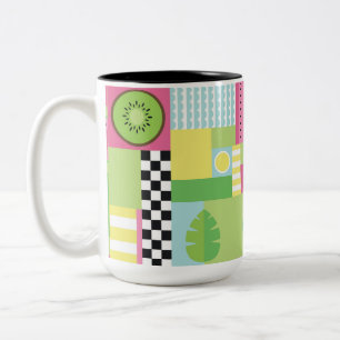 Farbenfrohe sommerliche Fruchtmosaik, lustige Wass Zweifarbige Tasse