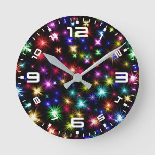 Farbenfrohe Sterne Feuerwerk Design Runde Wanduhr