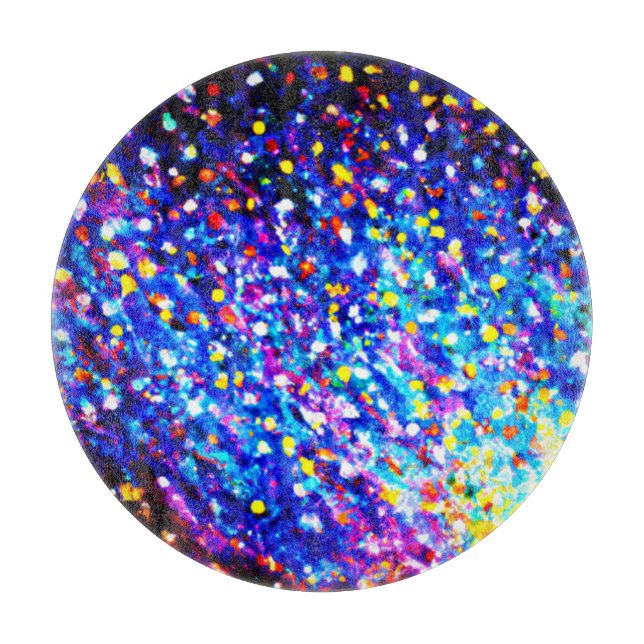 Farbenfrohe Sterne in blauem Himmel. Jetzt kaufen Schneidebrett (Vorderseite)