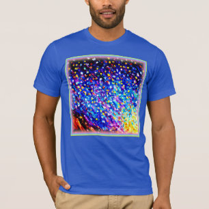 Farbenfrohe Sterne in blauem Himmel. Jetzt kaufen T-Shirt