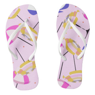Farbenfrohe Strandschirme mit roten Polka Dots Pat Flip Flops