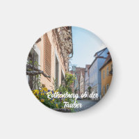 Farbenfrohe Straße in Rothenburg ob der Tauber