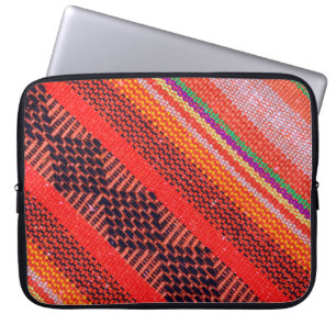 Farbenfrohe Strickbekleidung mit mehrfarbigem Seil Laptopschutzhülle