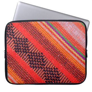 Farbenfrohe Strickbekleidung mit mehrfarbigem Seil Laptopschutzhülle