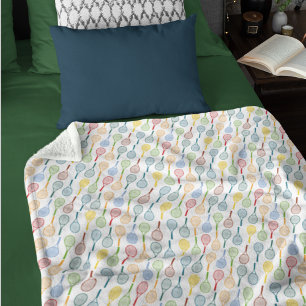 Farbenfrohe Tennisschläger gestempelt auf weißem U Fleecedecke