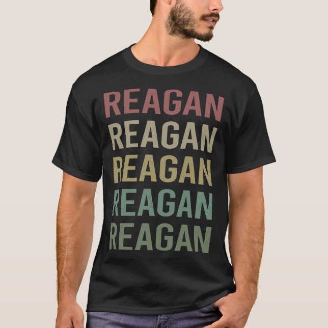Farbenfrohe Textkunst - Reagan Name T-Shirt (Vorderseite)