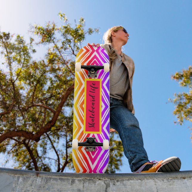 Farbenfrohe trendy geometric skateboard (Außen 1)