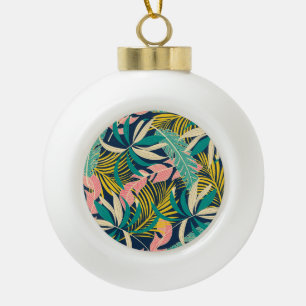 Farbenfrohe tropische Blätter: Sommermuster. Keramik Kugel-Ornament