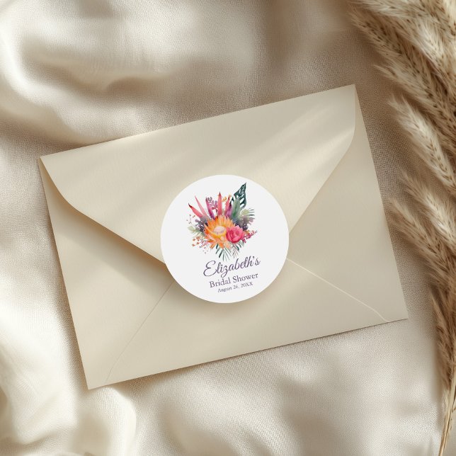 Farbenfrohe tropische Blume Brautparty Runder Aufkleber (Colorful Tropical Flowers Bridal Shower Classic Round Sticker on an elegant envelope.)