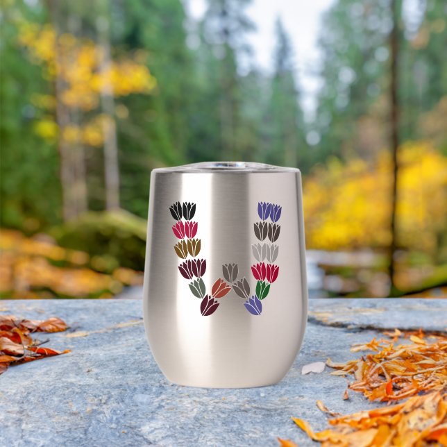 Farbenfrohe Tulip Lettered "W" (Außenbereich (gedreht))