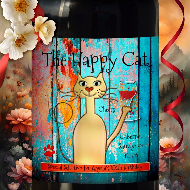 Farbenfrohe und lustige Happy Cat Custom Wine Labe Weinetikett (Cute and funny wine label featuring a gold stylized cat toasting on colorful rustic wood - birthday)