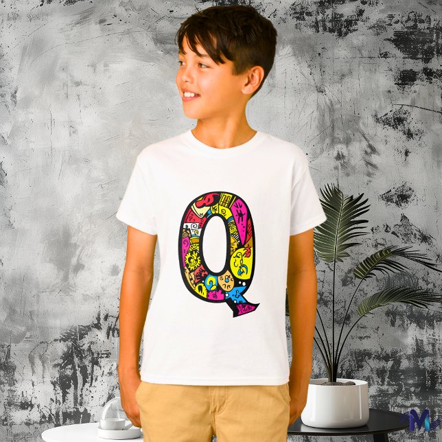 Farbenfrohe und lustige Monogram Q Tribal and Dood T-Shirt (Von Creator hochgeladen)