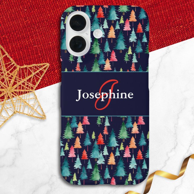Farbenfrohe Weihnachtsbäume Mit Monogramm Case-Mate iPhone Hülle (A monogrammed festive phone case for the holiday season, patterned with colorful Christmas trees)