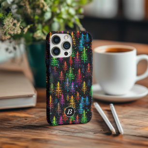 Farbenfrohe Weihnachtsbaumglühen im Dunkelwald Case-Mate iPhone 14 Pro Max Hülle