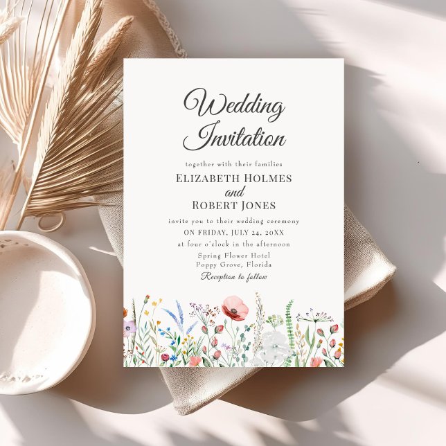 Farbenfrohe Wildblume Hochzeit Einladung (Colorful Watercolor Wildflower Wedding Invitation on a neutral boho wedding table.)