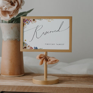 Farbenfrohe Wildblume Reserviertes Zeichen