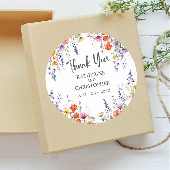 Farbenfrohe Wildblumen Hochzeit Elegant Vielen Dan Runder Aufkleber (Colorful Wildflowers Wedding Elegant Thank You Round Sticker with Couple's Names, Wedding Date.
)