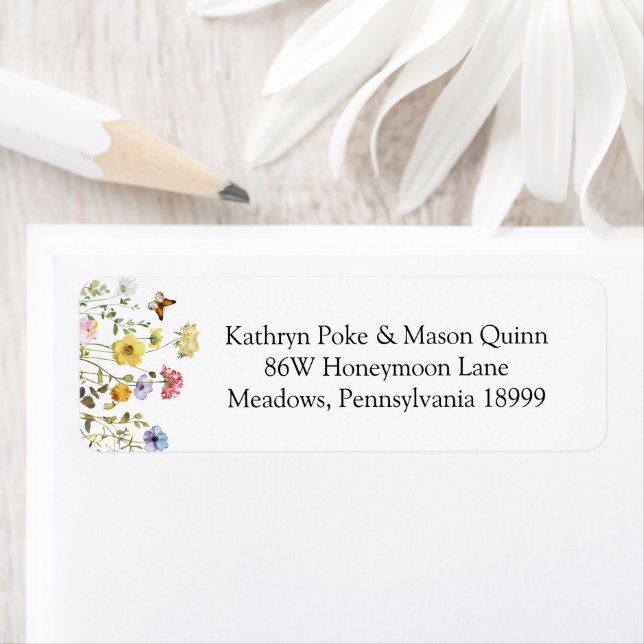 Farbenfrohe Wildblumen und Schmetterlinge (Insitu)