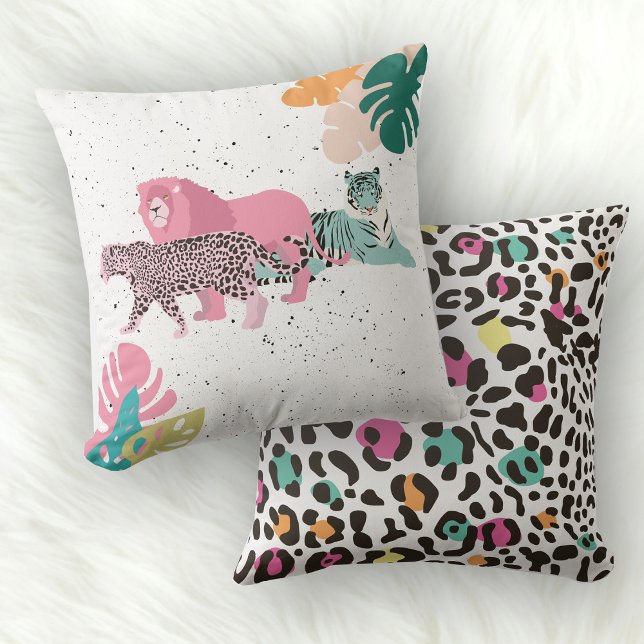 Farbenfrohe Wildtiere & tropische Blätter Kissen (Colorful Wild Animals & Tropical Leaves Throw Pillow)