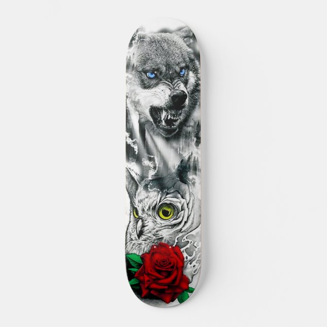 Farbenfrohe Wolf Rose Naturdecke Skateboard (Vorderseite)