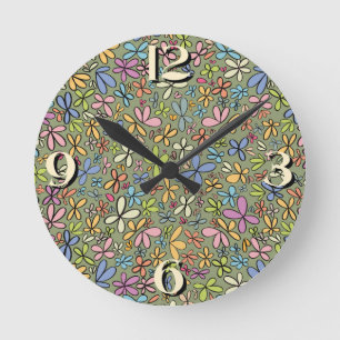 Farbenfroher abstrakter Wildblumengarten Runde Wanduhr