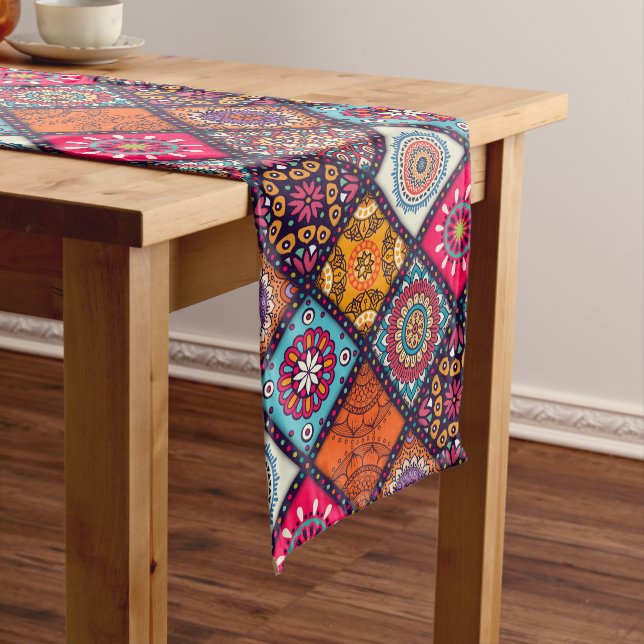 farbenfroher Boho-Stil Großer Tischläufer (Beispiel)