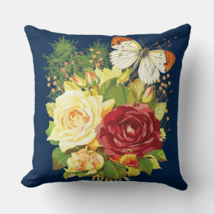 Farbenfroher Garten mit Rosen und einem Schmetterl Kissen