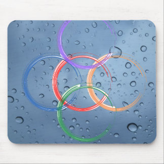 farbenfroher Kreis mit Wassertropfen Mousepad