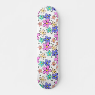 farbenfroher Regenbogen leuchtende Blumen Hummeln Skateboard
