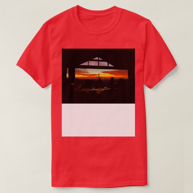 Farbenfroher Roter Himmel am Hübschen Ort T-Shirt (Design vorne)