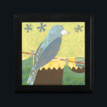 Farbenfroher Vogel auf einem Wirt Geschenkbox<br><div class="desc">Gefühl künstlerisch? Diese Collage aus vielen verschiedenen Mustern und Farben,  die einen Vogel auf einem Draht darstellen,  wird jeden modernen Kunstliebhaber begeistern. Setzen Sie Farbe in Ihr Leben und auf eines Ihrer Lieblings-Zazzle-Produkte heute!</div>