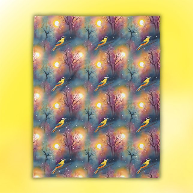 Farbenfroher Vogel im Baum mit Sonnenschein | Fleecedecke (Von Creator hochgeladen)