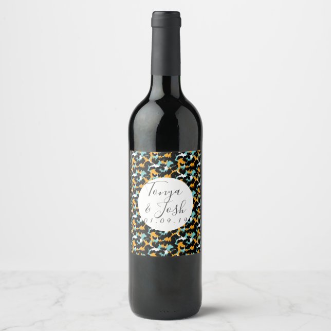 Farbenfrohes Cheetah-Druckmuster Moderne Hochzeit Weinetikett (Vorderseite)