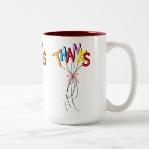 Farbenfrohes "Danke" buchstabiert von Luftballons Zweifarbige Tasse