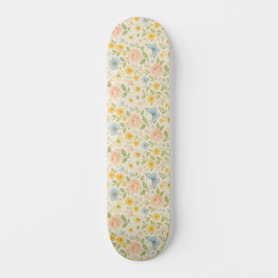 Farbenfrohes, florales Vintage-Muster mit Schmette Skateboard