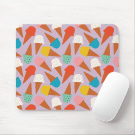 Farbenfrohes handgezeichnetes Muster eines Eiswaff Mousepad