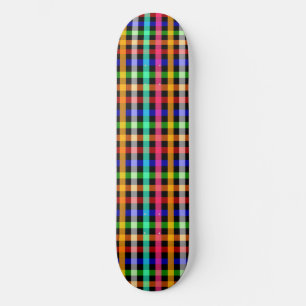 Farbenfrohes, lebendiges Gingham-Karo-Design  Skateboard