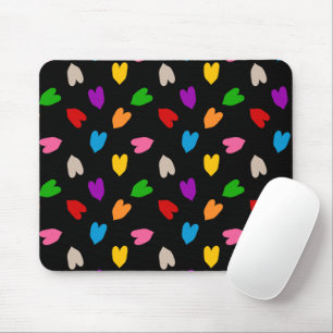 Farbenfrohes Liebesherzen Muster Design Schwarz Mousepad