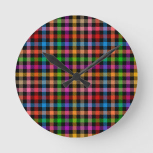 Farbenfrohes Regenbogen-Gingham-Karo-Design - Schw Runde Wanduhr
