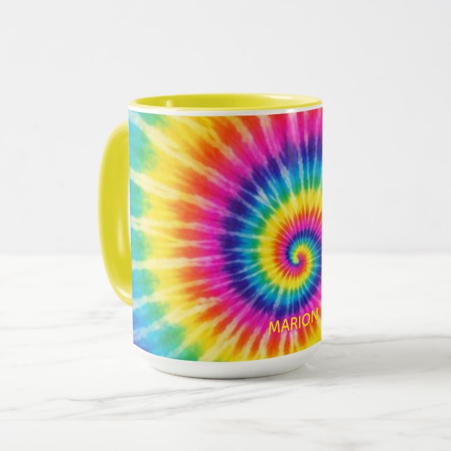 Farbenfrohes Tye-Dye-Geschenk mit individuellem Na Tasse (Vorderseite Links)