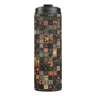 Farbenfrohes vintage nahtloses Muster mit floralen Thermosbecher