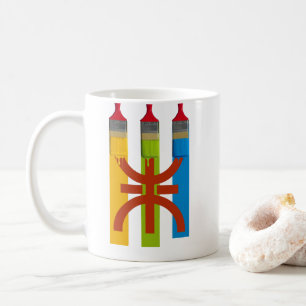 Färberpinsel malen den Amazigh-Fahne-Stil Kaffeetasse