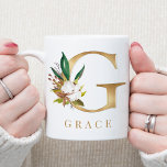 Farbflorale und goldene Buchstaben G Monogramm Kaffeetasse<br><div class="desc">Eine personalisierte Kaffee-Tasse mit einem Imitat Goldbrief "G" Monogramm,  mit dekorativen Aquarellblüten und Foliage Illustrationen. Einfach mit Ihrem Namen anpassen oder ein einzigartiges Geschenk für Ihre Lieben schaffen.</div>