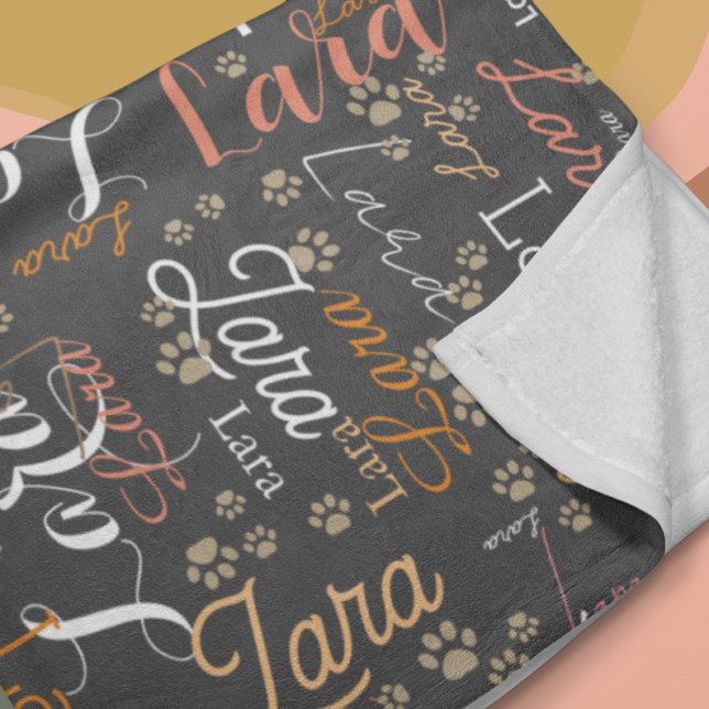 Farbhundeame und Welpenpfähle überall in dunkelgra Fleecedecke (Von Creator hochgeladen)