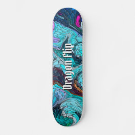 Farbige Abstrakte Mosaikdrachenskala mit Text Skateboard
