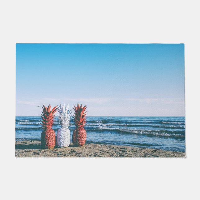 Farbige Ananas am Strand Fußmatte (Vorderseite)