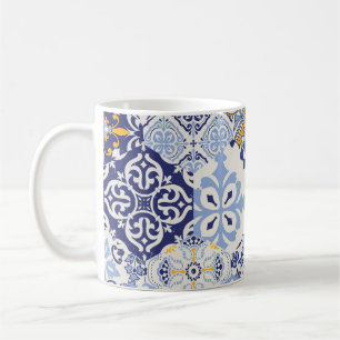 Farbige Azulejos-Fliesen: handgezeichnet Muster. Kaffeetasse