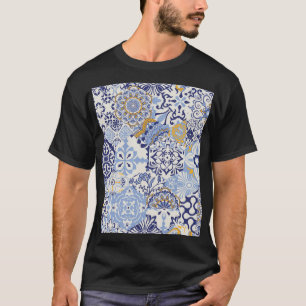 Farbige Azulejos-Fliesen: handgezeichnet Muster. T-Shirt
